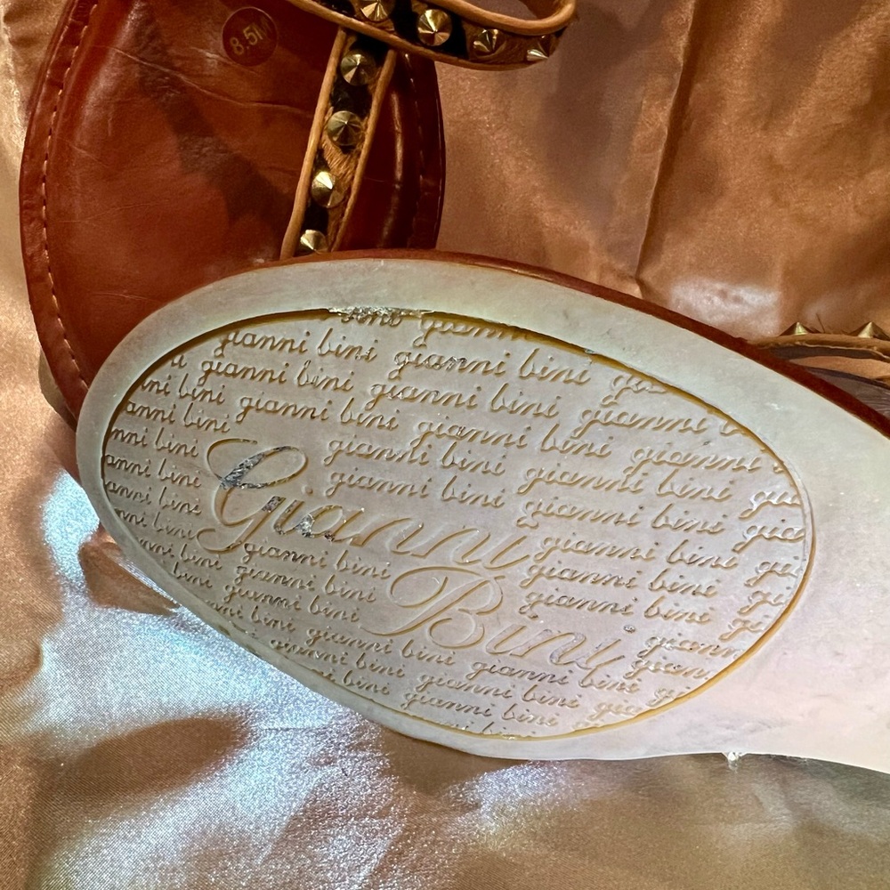Shoes - Picture 6 of 12